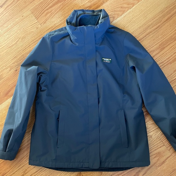 L.L. Bean Jackets & Blazers - EUC Women’s L.L. Bean Sweater Fleece 3 in 1 Jacket - Medium